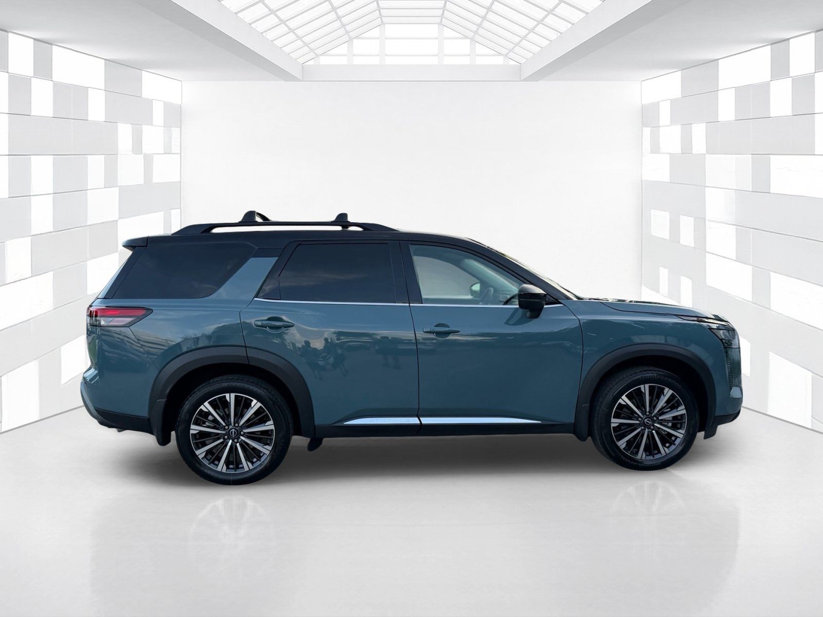 Certified 2026 Nissan Pathfinder Platinum FWD image 8