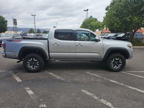 Used 2023 Toyota Tacoma TRD Off-Road AWD/4WD image 4