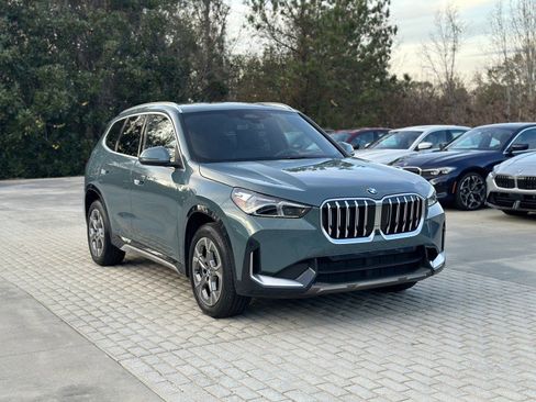 Certified 2025 BMW X1 xDrive28i w/ Technology Package image 10