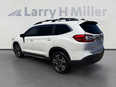 Used 2023 Subaru Ascent Limited w/ Technology Package AWD/4WD image 3