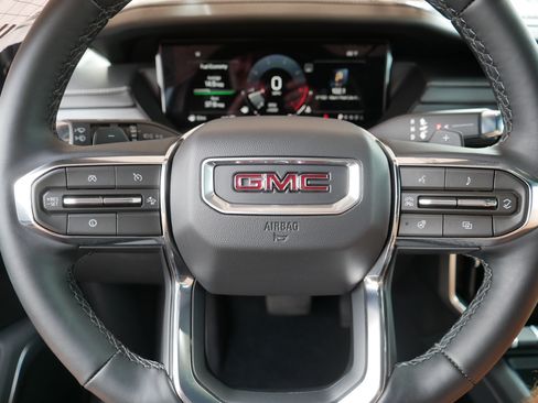 Used 2026 GMC Acadia Elevation w/ Elevation Premium Package AWD/4WD image 25