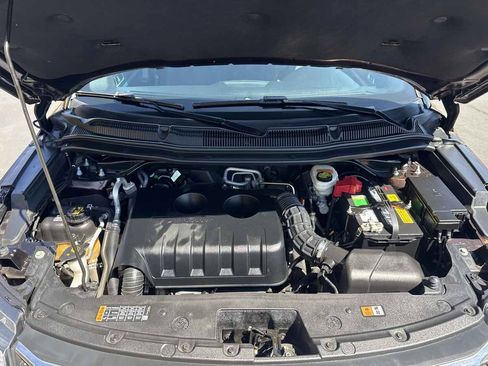 Used 2017 Ford Explorer XLT AWD/4WD image 9