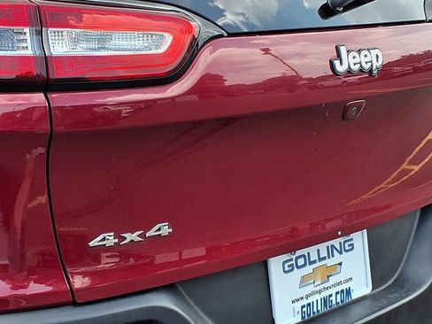 Used 2016 Jeep Cherokee Limited AWD/4WD image 25
