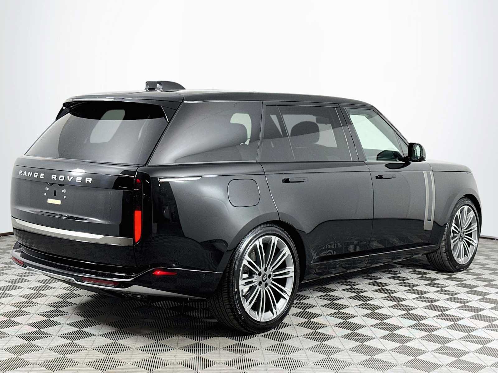 New 2027 Land Rover Range Rover Long Wheelbase SE AWD/4WD image 5
