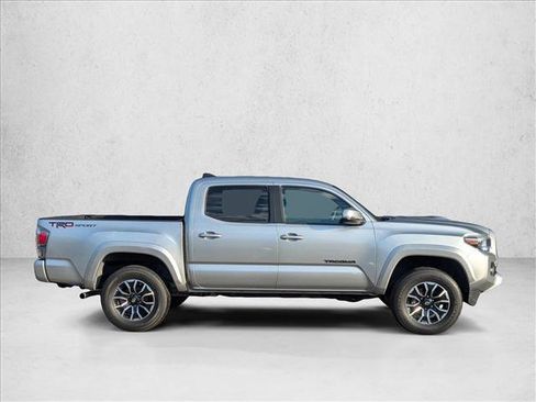 Used 2022 Toyota Tacoma TRD Sport image 4