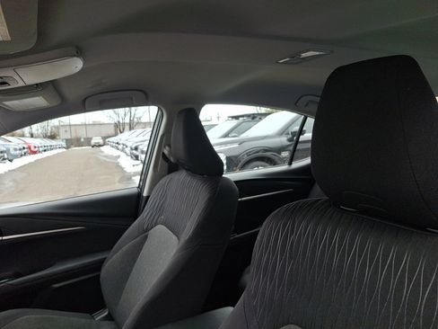 Used 2025 Toyota Camry LE image 24