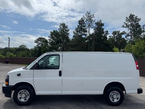 Used 2021 Chevrolet Express 2500 w/ Driver Convenience Package RWD image 7