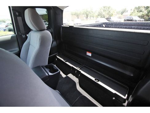 Used 2022 Toyota Tacoma SR RWD image 11