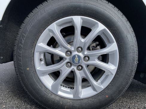 Used 2020 Chevrolet Equinox LT image 38