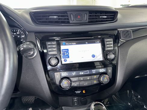 Used 2017 Nissan Rogue Sport SL w/ SL Premium Package image 25