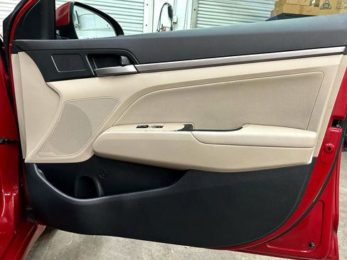 Used 2018 Hyundai Elantra SEL image 18