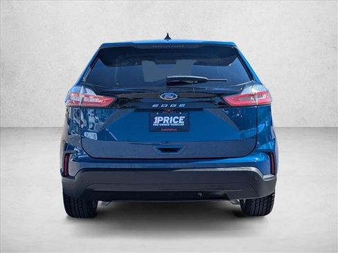 Used 2021 Ford Edge SE image 7