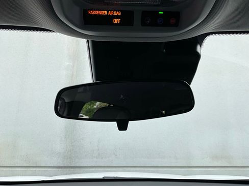 Used 2025 Chevrolet Trax LT w/ LT Convenience Package image 17