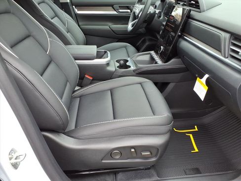 New 2026 GMC Terrain Denali w/ LPO, Floor Liner Package image 9