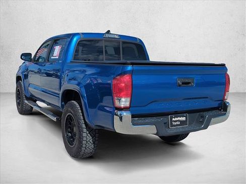Used 2017 Toyota Tacoma SR5 w/ SR5 Appearance Package (SM) RWD image 7