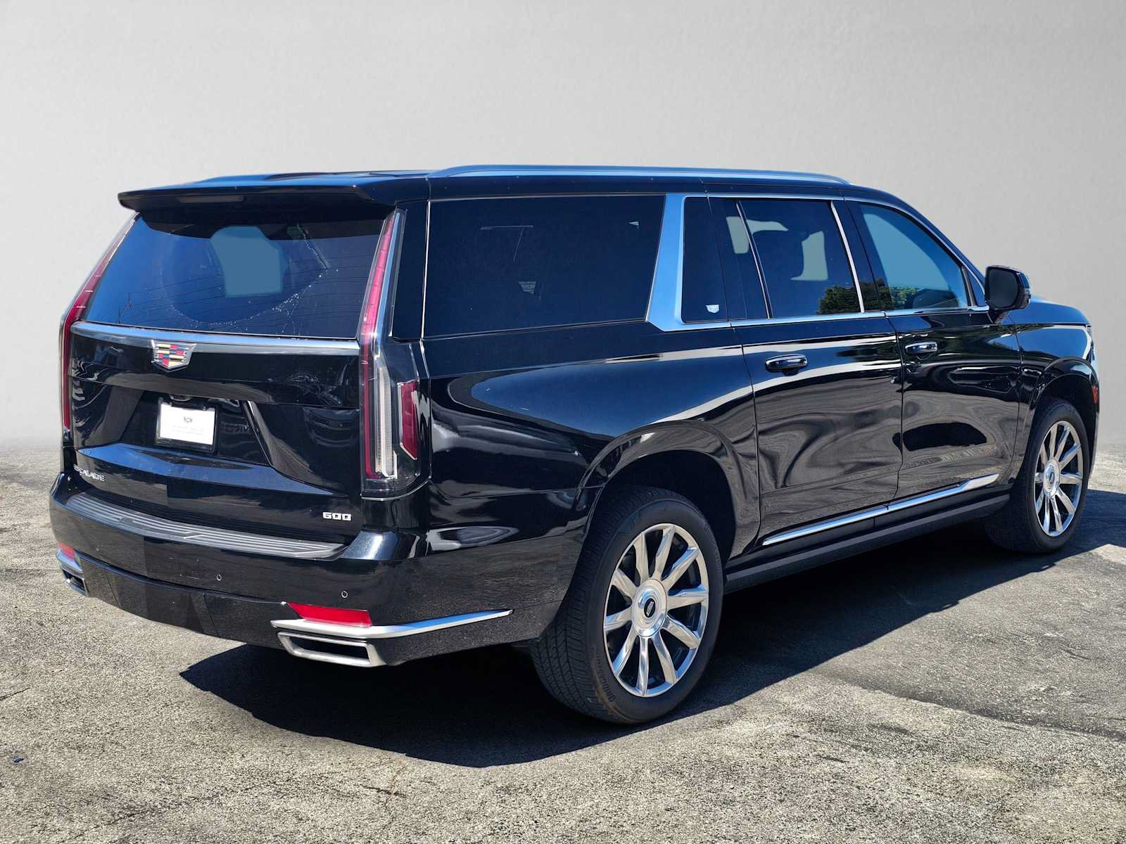 Certified 2024 Cadillac Escalade ESV Premium Luxury Platinum AWD/4WD image 3