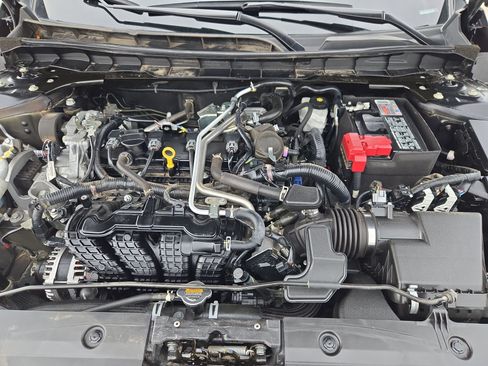 Used 2025 Nissan Altima 2.5 SV FWD image 33