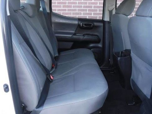 Used 2016 Toyota Tacoma SR image 15