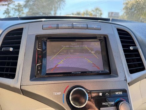 Used 2011 Toyota Venza w/ Convenience Pkg image 23