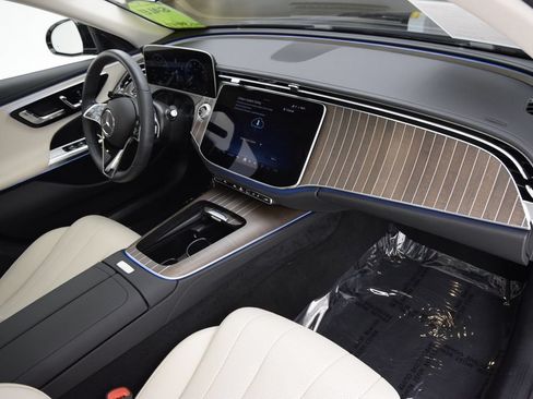 Used 2026 Mercedes-Benz E 350 4MATIC Sedan image 14