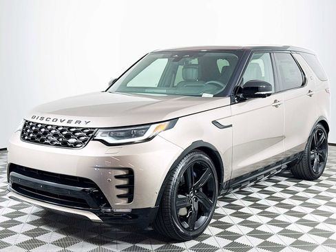 New 2025 Land Rover Discovery Dynamic SE image 1