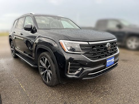 Used 2024 Volkswagen Atlas SEL Premium R-Line AWD/4WD image 2
