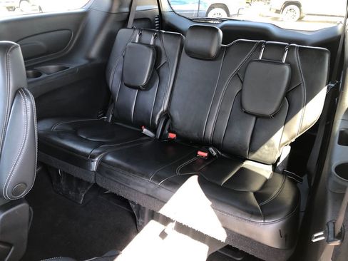Used 2023 Chrysler Pacifica Touring-L w/ S Appearance Package FWD image 23