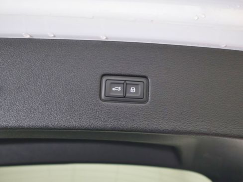 Used 2019 Audi Q8 Premium Plus w/ Premium Plus image 12