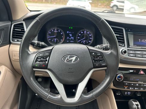 Used 2017 Hyundai Tucson Value AWD/4WD image 21