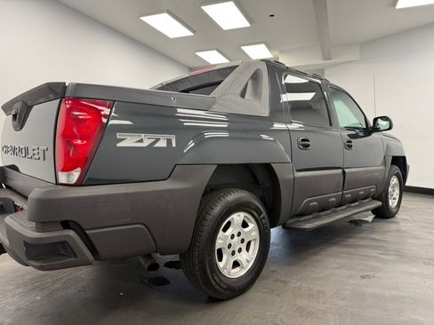 Used 2003 Chevrolet Avalanche 4x4 w/ Suspension Package, Off-Road image 22
