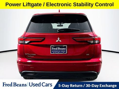 Used 2022 Mitsubishi Outlander SE image 7