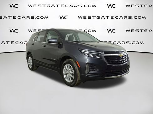 Used 2022 Chevrolet Equinox LT image 2