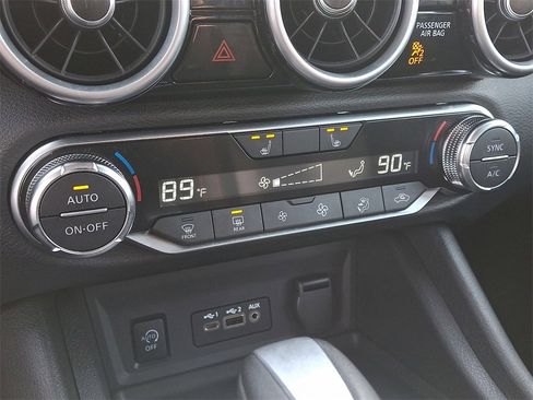 Used 2025 Nissan Sentra SR image 16