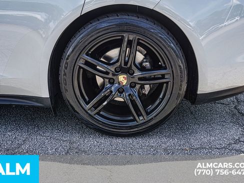Used 2018 Porsche Panamera 4 w/ Premium Package Plus AWD/4WD image 16