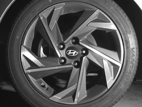 Used 2025 Hyundai Elantra Limited image 12