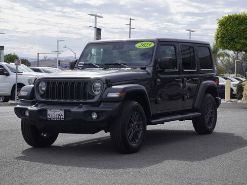 Used 2025 Jeep Wrangler Unlimited Sport AWD/4WD image 8