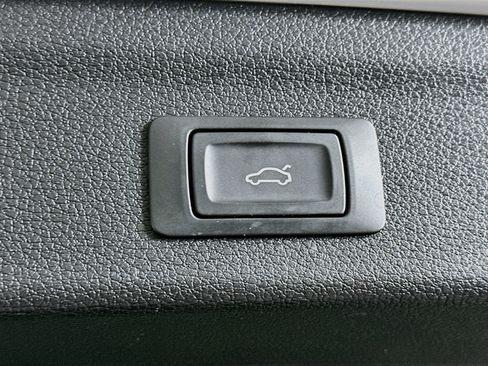 Used 2025 Audi Q3 2.0T Premium AWD/4WD image 29