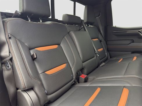 Used 2024 GMC Sierra 1500 AT4 w/ AT4 Preferred Package image 17