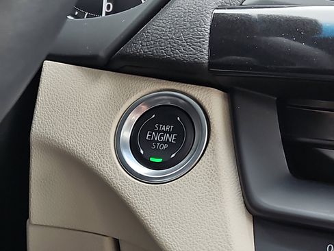 Certified 2025 Cadillac CT4 Luxury image 23