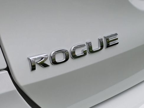 Used 2019 Nissan Rogue S AWD/4WD image 4