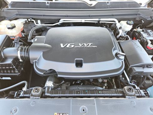 Used 2017 GMC Canyon 2WD Crew Cab w/ Convenience Package image 23