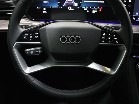 Certified 2025 Audi Q5 Premium Plus w/ Premium Plus AWD/4WD image 17