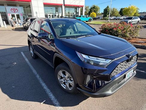 Used 2024 Toyota RAV4 XLE w/ Convenience Package AWD/4WD image 8