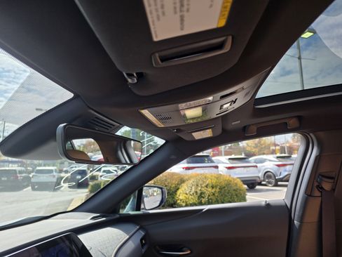 New 2026 Lexus UX 300h FWD image 15