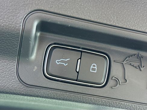 Used 2023 Ford Explorer 4WD image 29