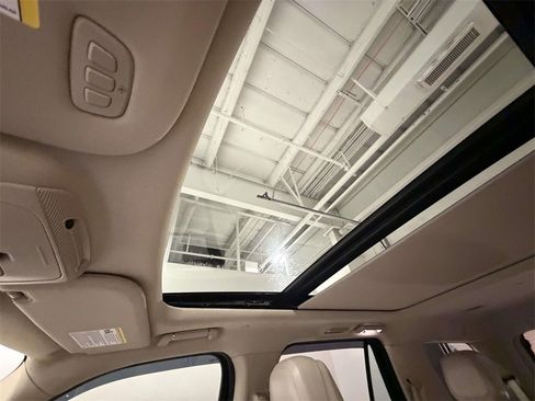 Used 2021 Lincoln Navigator Reserve image 23