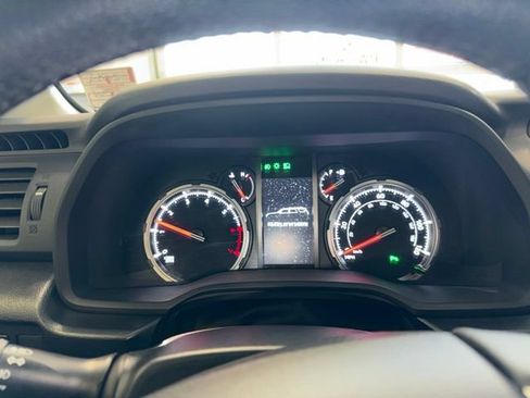 Used 2024 Toyota 4Runner Limited AWD/4WD image 37