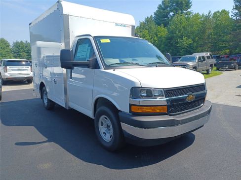New 2025 Chevrolet Express 3500 w/ Power Convenience Package image 2
