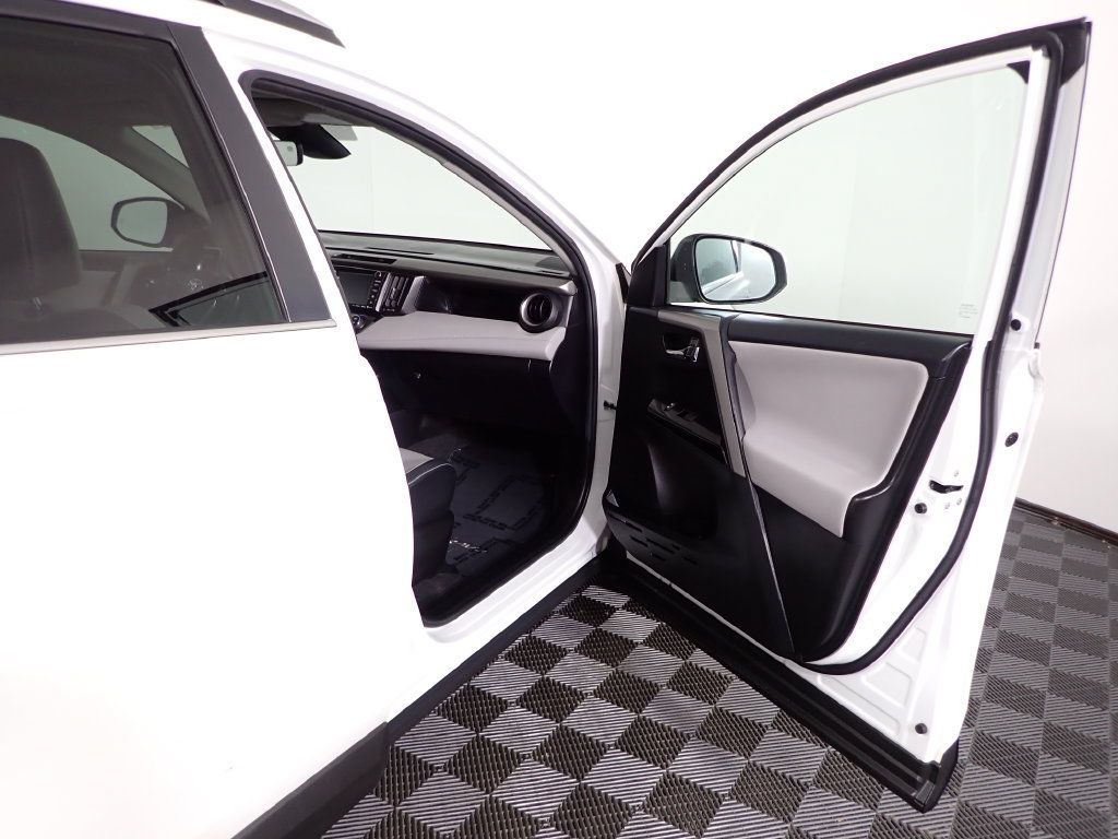 Used 2016 Toyota RAV4 Limited w/ Advanced Technology Package AWD/4WD image 37
