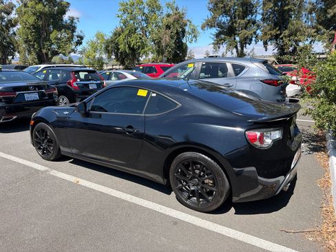 Used 2014 Scion FR-S RWD image 5